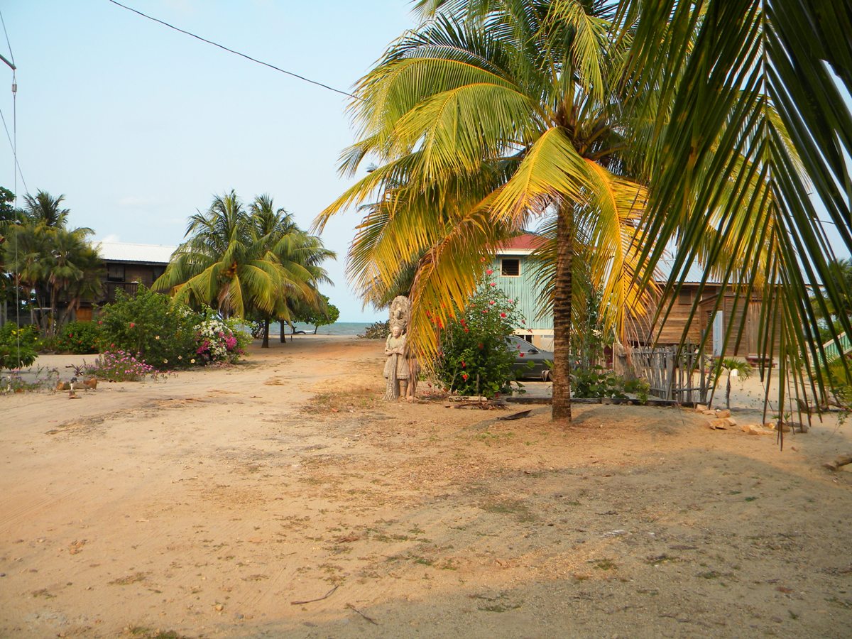 north-lane-with-beach